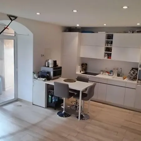 Apartament Vicino Al *